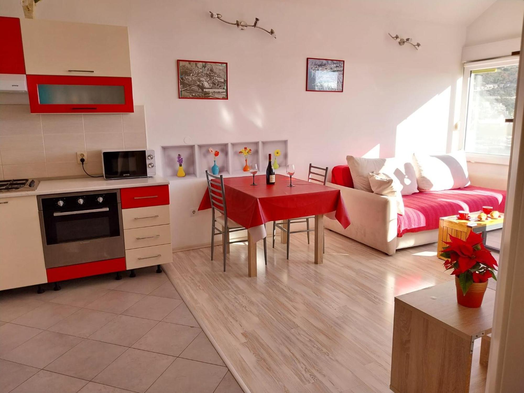 Seaview Apartment 奥米什 外观 照片